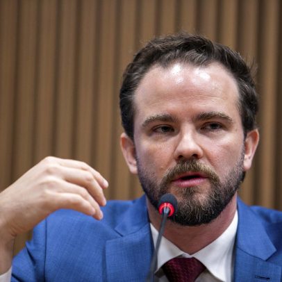 Durigan admite que governo discute rever taxa das blusinhas