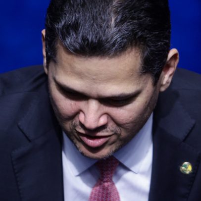Alcolumbre não garante 6×1; oposição propõe ampliar rito