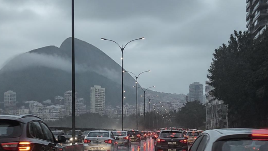 Imagem da notícia Semana termina com retorno da chuva no Rio de Janeiro