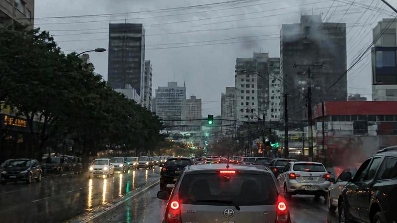 Imagem da notícia Chuva volta a ganhar força sobre o Paraná nesta sexta-feira (21/05)