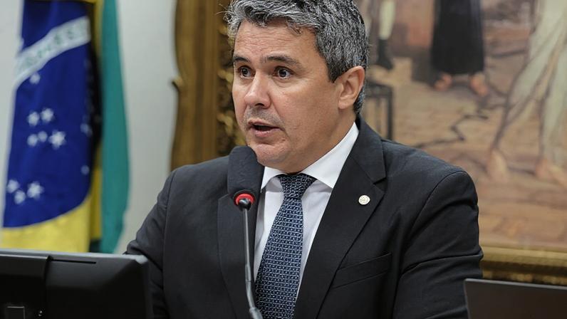CCJ aprova projeto que reconhece lúpus e artrite como deficiência