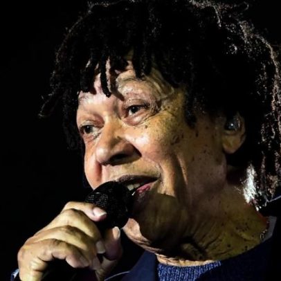 Famosos marcam presença em show de Djavan em São Paulo
