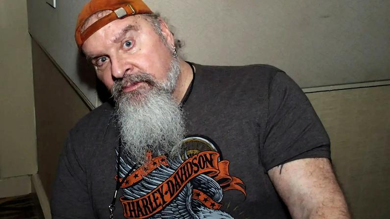 Ator Donald Gibb, de Revenge of the Nerds e Bloodsport, morre aos 71