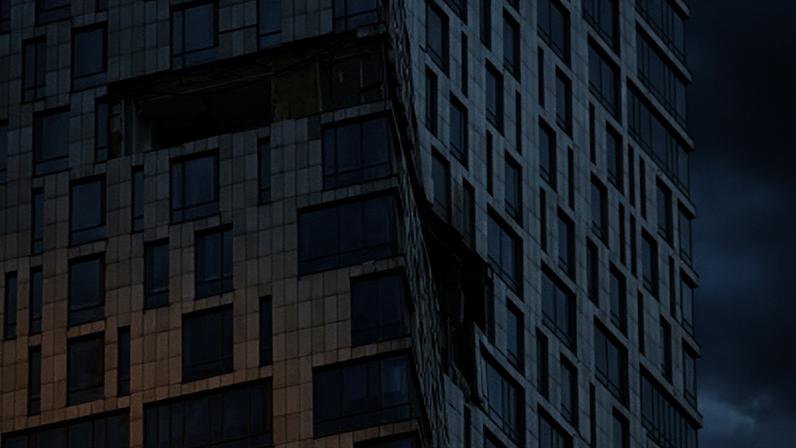 Drone atinge prédio residencial em Moscou, na Rússia, dias antes do desfile militar do Dia da Vitória