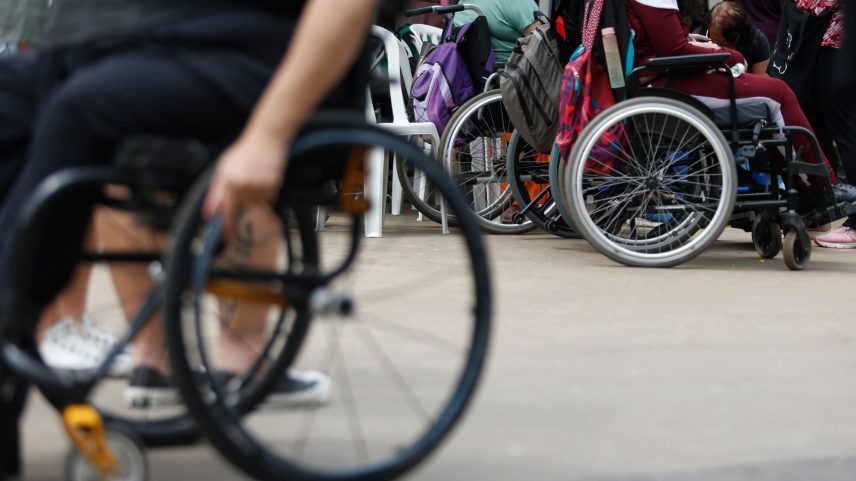 Empresas têm descumprido regras para pessoas com deficiência
