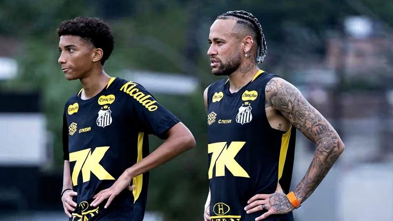 Neymar deu rasteira em Robinho Jr. durante treino