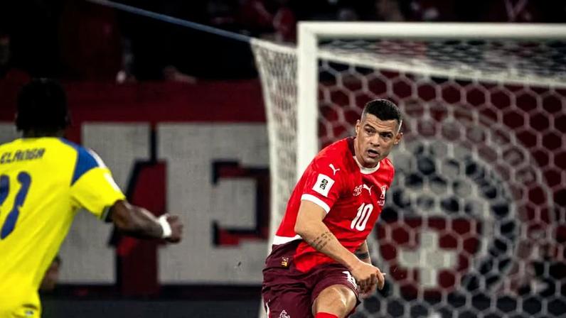 O meia Granit Xhaka é um dos destaques da seleção da Suíça.