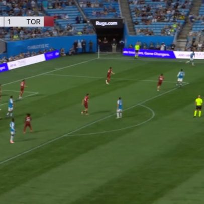 Charlotte FC vence Toronto FC por 2 a 1 com gol de David Schnegg