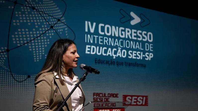 Daniele Nascimento, diretora da Faculdade Sesi de Educação, durante o IV Congresso Internacional do Sesi-SP