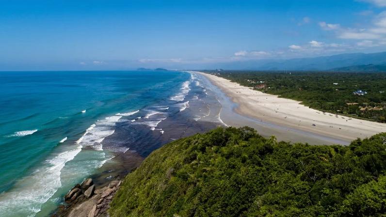 Bertioga, no litoral paulista, comemora aniversário de emancipação política.