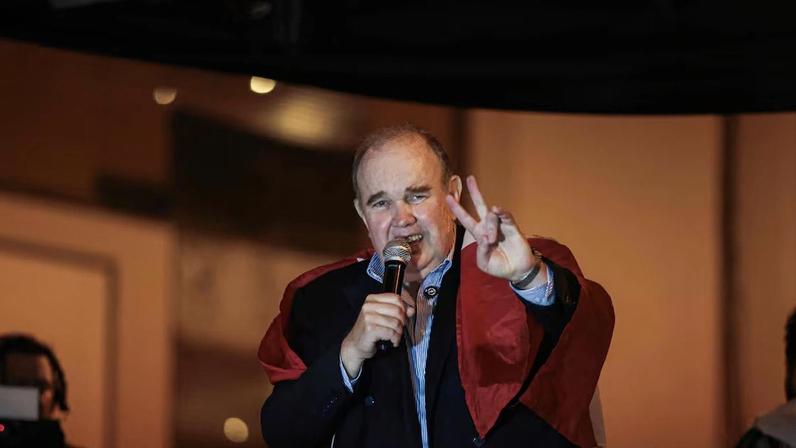 Rafael López Aliaga discursou durante uma passeata contra supostas irregularidades nas eleições.