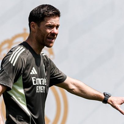 Chelsea acerta contratação de Xabi Alonso, segundo site
