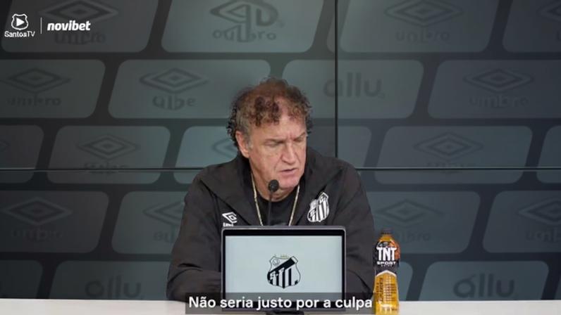 Técnico santista explica o que pode ter gerado confusão no entendimento do árbitro na substituição do craque do Peixe.