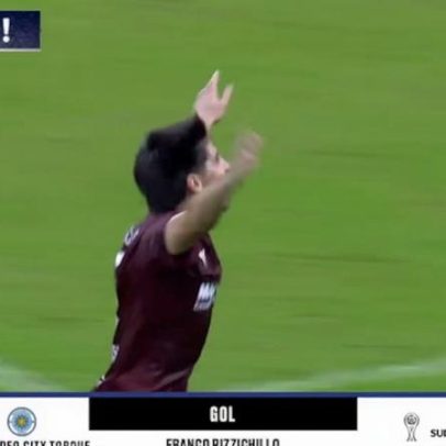 Torque marca gole de falta contra o Grêmio em Porto Alegre