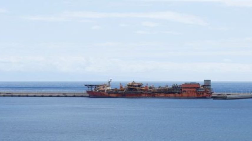 Navios atracados no porto de Granadilla, para onde o MV Hondius está indo
