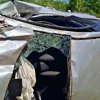 Carro capota na PB-382 e deixa uma morte e uma ferida no Sertão da Paraíba