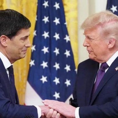 Novo presidente do Fed toma posse enquanto Trump defende independência