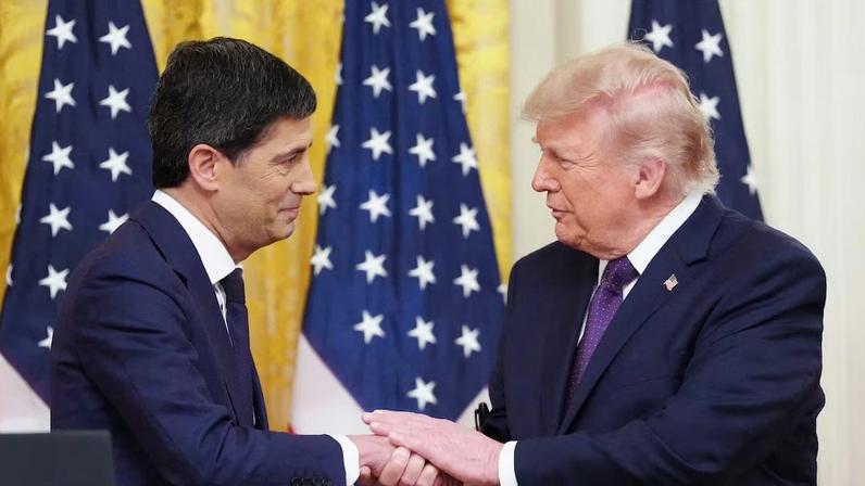 O presidente dos EUA, Donald Trump, durante a posse de Kevin Warsh no Fed