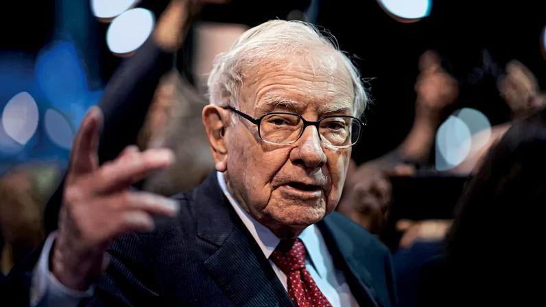 Warren Buffett: aposentado da função de CEO, “Oráculo” de Omaha deixa decisões de investimentos nas mãos de Greg Abel (Johannes Eisele/AFP/Getty Images)