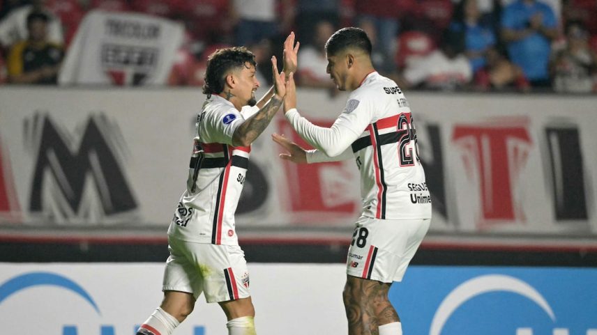 Time tricolor vence no MorumBis após dois empates sob o comando do treinador recém-chegado