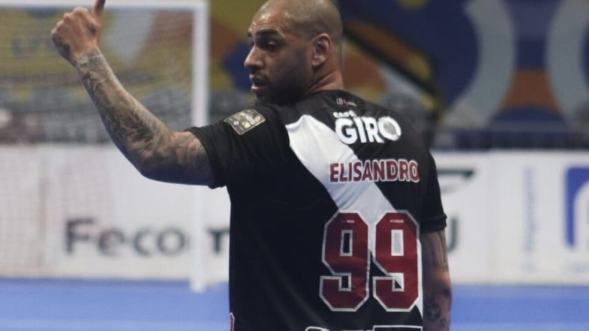 Elisandro, do Vasco, em ação pela Copa LNF no palco do Maracanãzinho