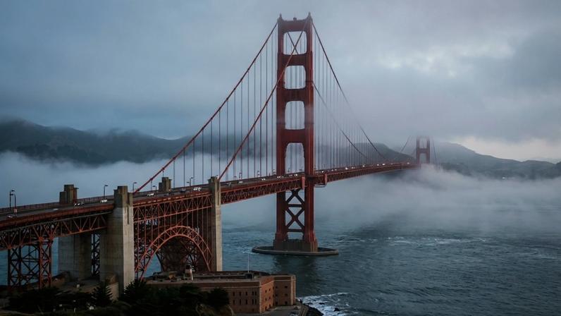 Ponte suspensa de dois mil e setecentos metros que liga São Francisco ao condado de Marin – Créditos: depositphotos.com / ventdusud