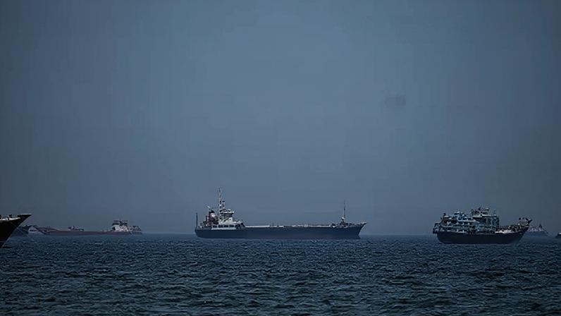 Embarcações no Estreito de Ormuz 29 de abril de 2026