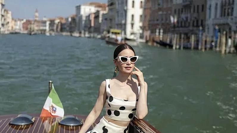 Lily Collins na quinta temporada de "Emily em Paris"