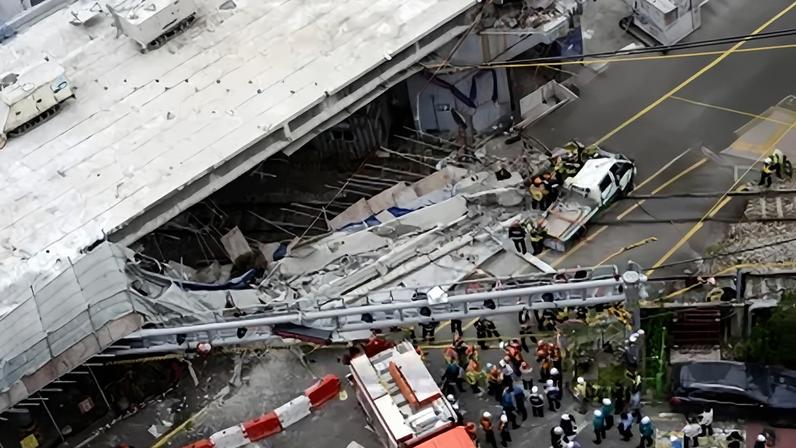 Equipes de resgate vasculham local do desabamento do viaduto Seosomun em Seul, Coreia do Sul em 26 de maio de 2026
