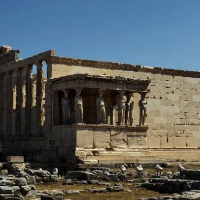 Templo da Acrópole: seis cariátides de 406 a.C. tornam obra-prima enigmática