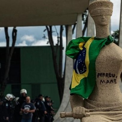 Débora do batom pede redução de pena ao STF após derrubada de veto à dosimetria