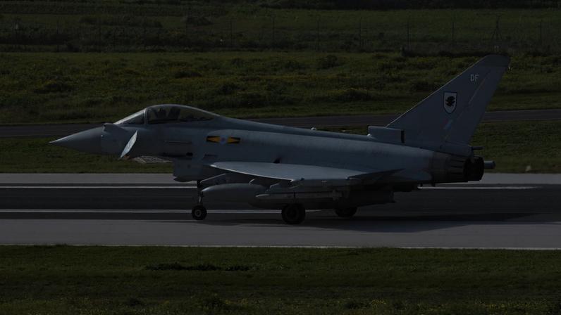 Caça supersônico europeu com alta manobrabilidade e grande capacidade de armamento ofensivo – Créditos: depositphotos.com / [email protected]