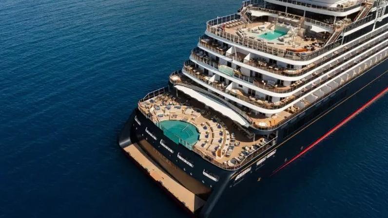 Hotel boutique flutuante no Rio Amazonas disputa espaço com barcos