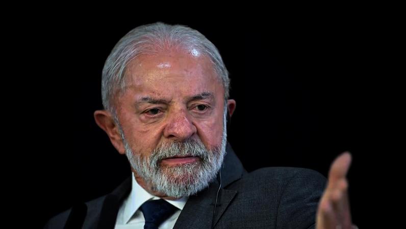 Luiz Inácio Lula da Silva anuncia o programa de renegociação de dívidas