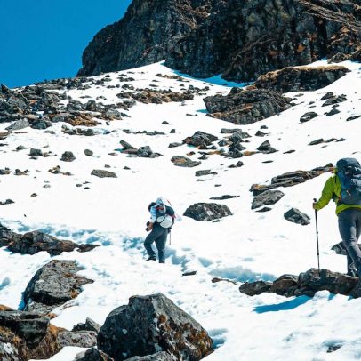 Alpinista australiano tenta recorde ao escalar Everest partindo do nível do mar