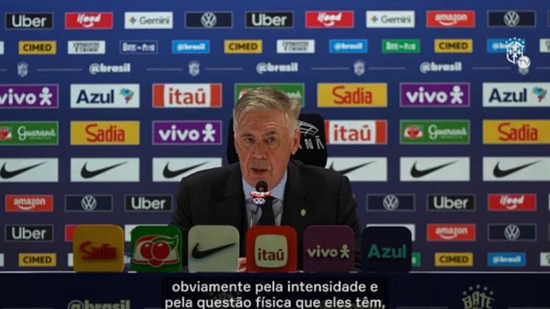 O treinador detalhou os problemas defensivos do primeiro tempo, explicou a importância de uma recomposição mais rápida e defendeu o uso do bloco baixo para potencializar os contra-ataques.