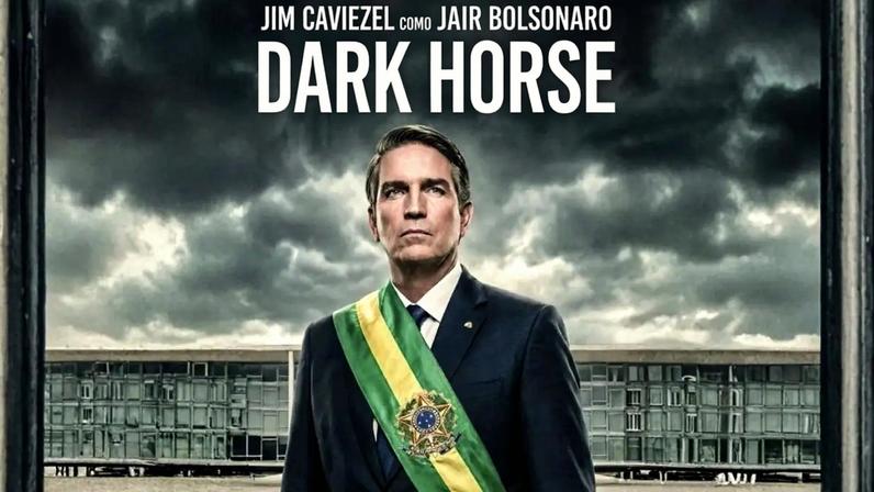 ENREDO - O filme: o herói vítima do establishment corrupto