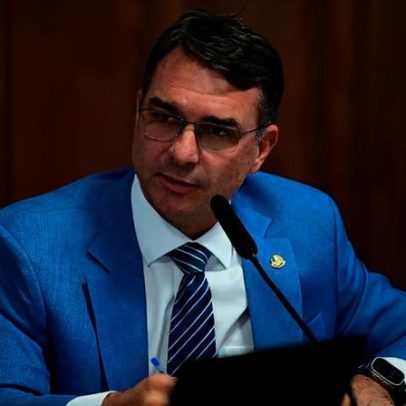 Flávio Bolsonaro aposta em pulverizar palanques para as eleições