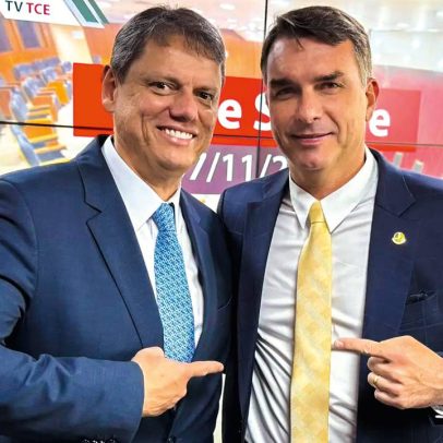 Tarcísio não comenta áudio de Flávio para Vorcaro; afirma que não é pauta