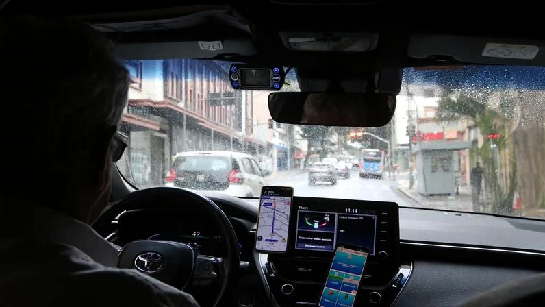 Como vai funcionar o Move Brasil para táxi e Uber?