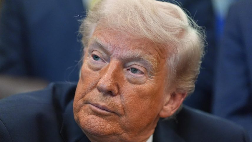O presidente dos Estados Unidos, Donald Trump, se prepara para um bloqueio prolongado do Estreito de Ormuz