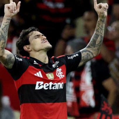 Flamengo vence Estudiantes, Pedro, fora da Copa, garante vitória