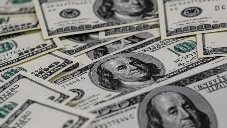 Dólar pode recuar mais em 2026, aponta nova projeção