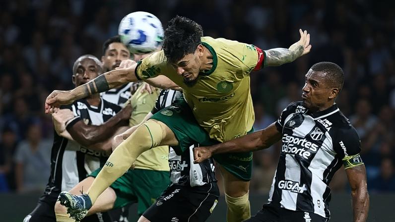 Gustavo Gómez é o maior zagueiro artilheiro da história do Palmeiras. 46 gols