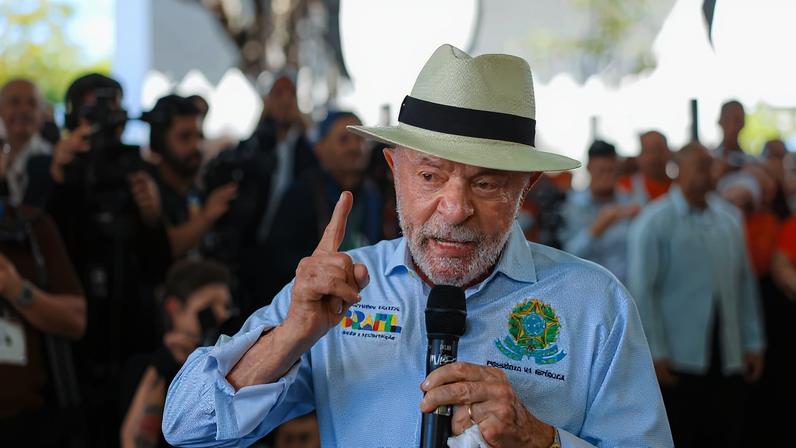 Lula fala sobre radioterapia pela 1ª vez e garante acesso a mesmos equipamentos