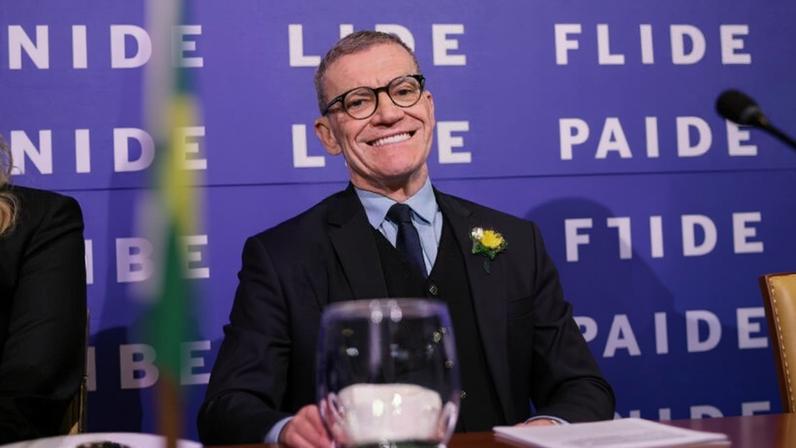 Na imagem, o senador Fabiano Contarato (PT-ES) em evento do Lide nos EUA