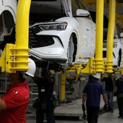 Confiança da indústria sobe em maio e atinge maior nível em um ano, aponta FGV