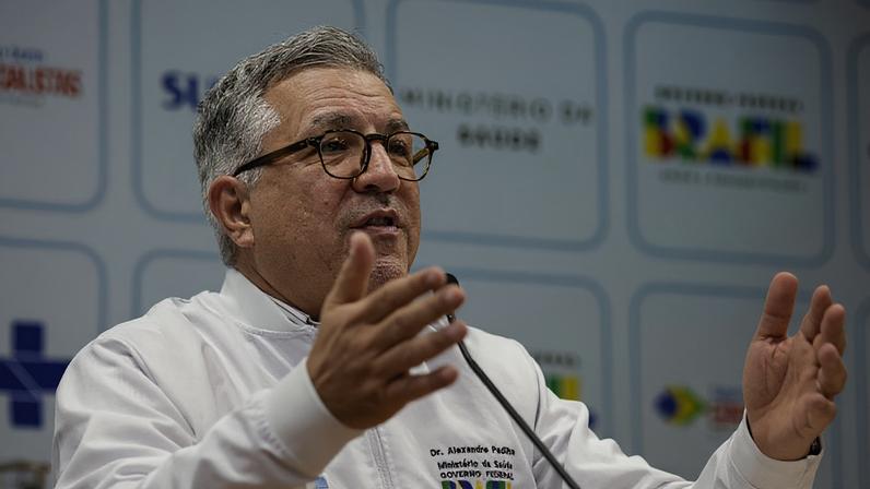 Padilha também falou sobre os riscos de ingerir o detergente e criticou a enxurrada de vídeos que apoiadores de Jair Bolsonaro publicaram no fim de semana: "Não sejam irresponsáveis"