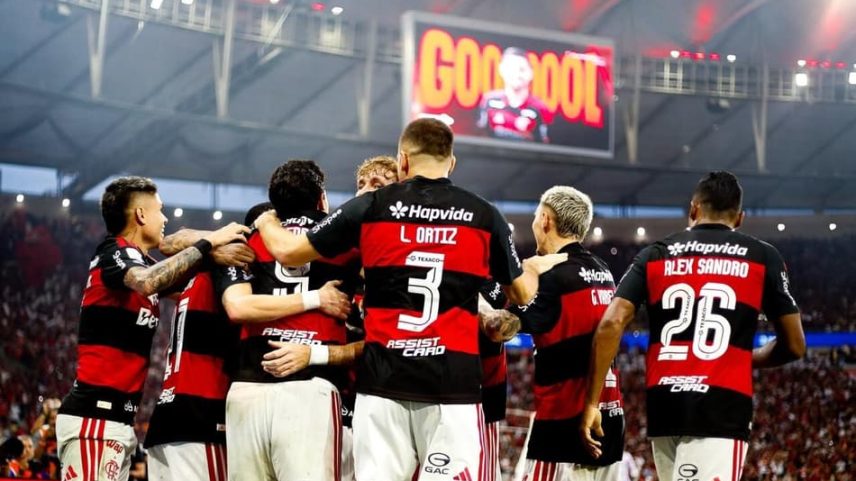 Jogadores do Flamengo, em peso na pré-lista para a Copa do Mundo, comemoram gol (Foto: Gilvan de Souza/ Flamengo