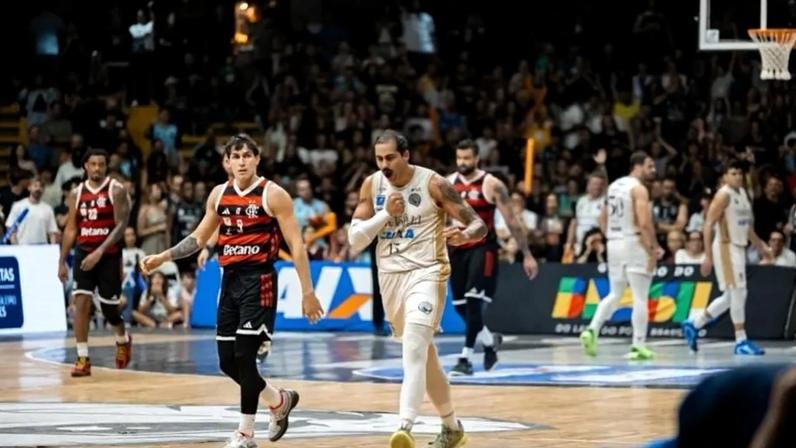 Flamengo é derrotado contra Brasília e fica de fora das semifinais do NBB (Foto: Matheus Maranhão / CAIXA Brasília)